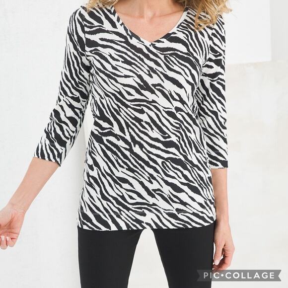Chicos India zebra animal print Vneck top XL size 3 - Picture 3 of 8